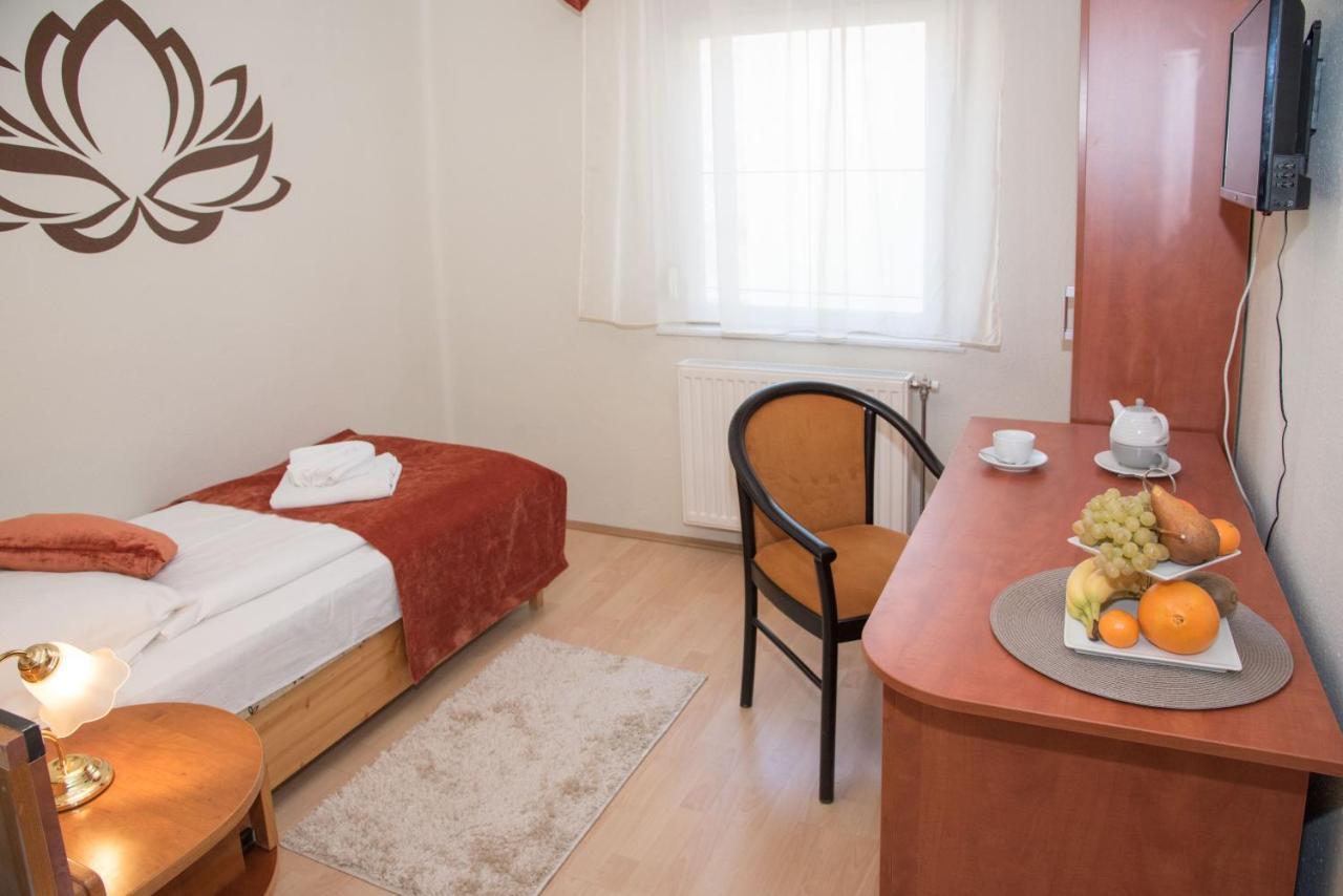 Astoria Panzio Bed & Breakfast Hévíz Exterior foto